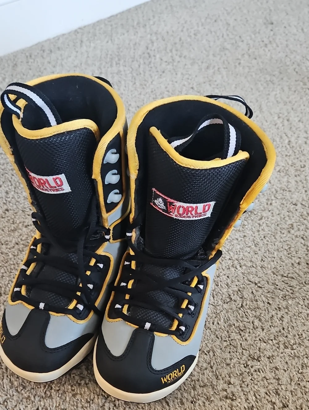 World Industries Boys Snowboard Boots